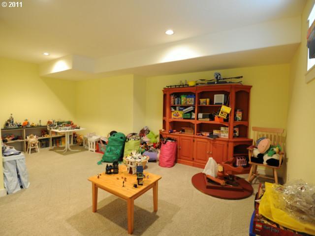 4236 Southwest 64th Court Portland, OR 97221 - Photo 14 of 16 Gallery Image 14