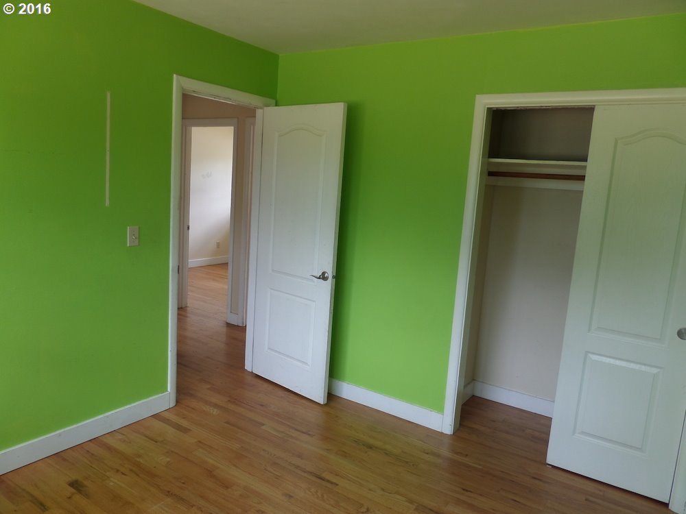 16211 Southeast Taggart Street Portland, OR 97236 - Photo 9 of 19