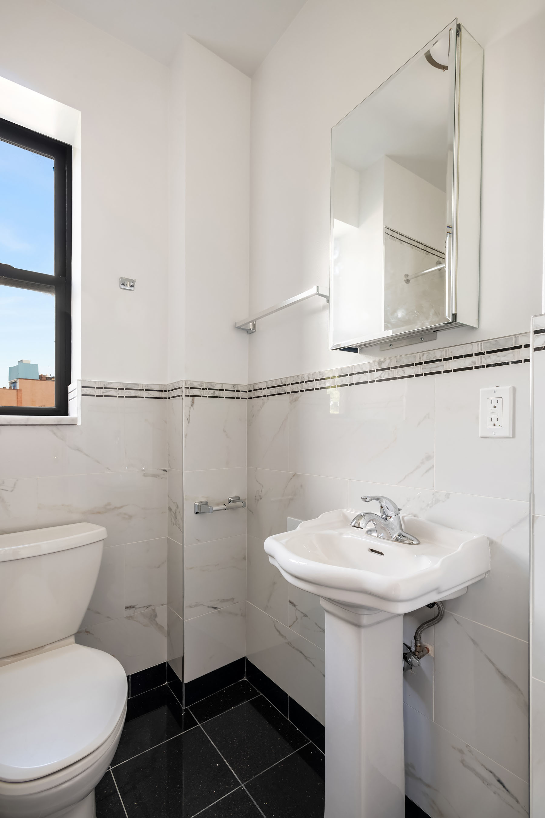 551 Hudson Street, Unit 18 Manhattan, NY 10014 - Photo 5 of 8