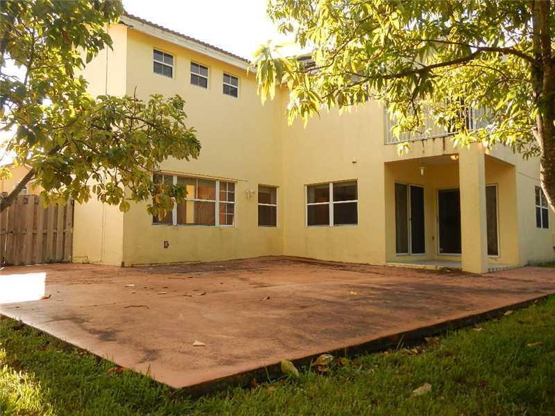 4500 Southwest 154th Place Miami, FL 33185 - Photo 12 of 16