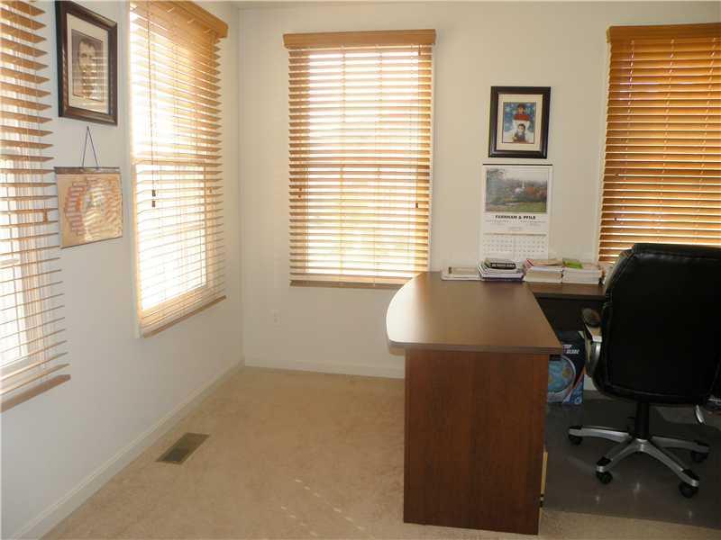 208 Rock Run Road Canonsburg, PA 15317 - Photo 4 of 25 Gallery Image 4