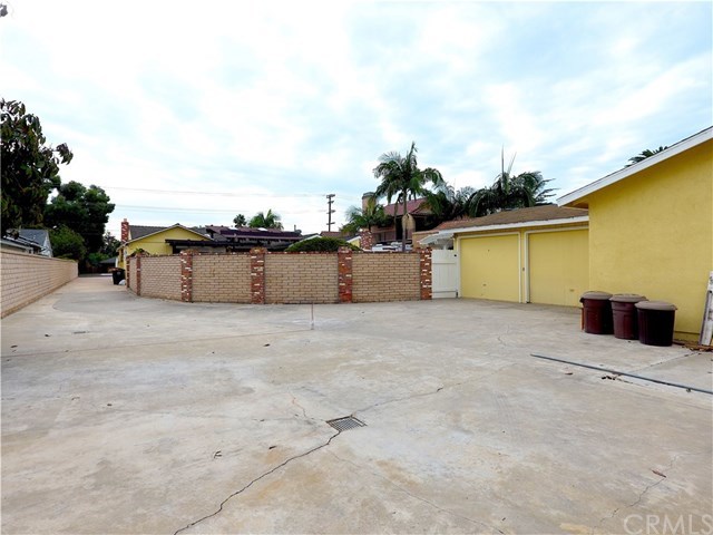 2183 Tustin Avenue Costa Mesa, CA 92627 - Photo 10 of 16