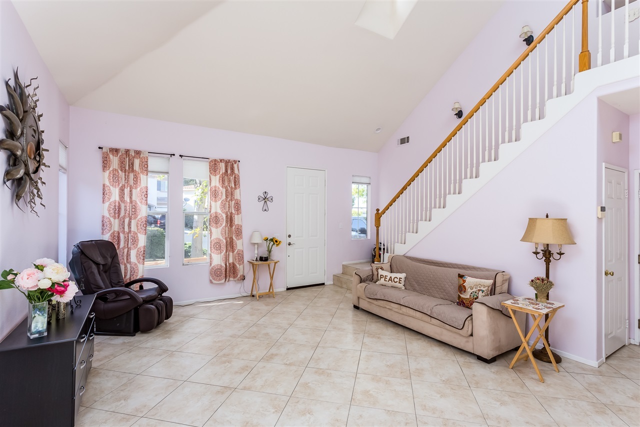 1187 Monterey Place Encinitas, CA 92024 - Photo 3 of 20