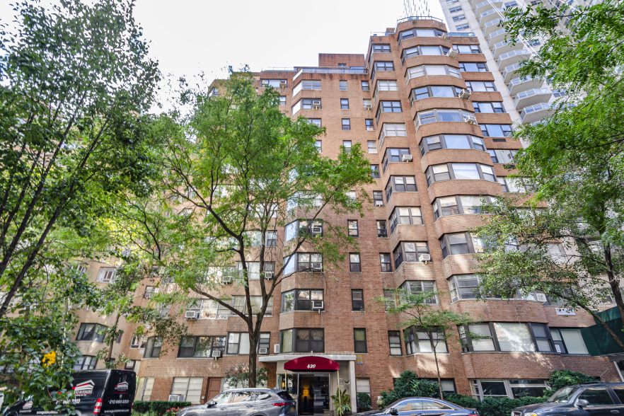 Sutton Manor 430 E 56th St, Manhattan, NY 10022 - Photo 2 of 2