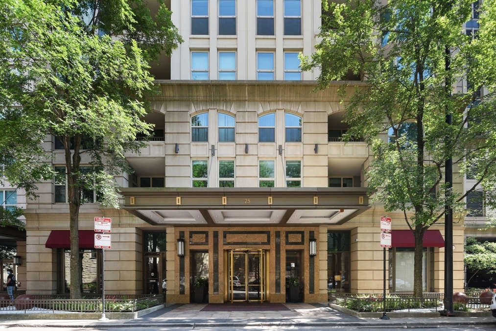 25 E Superior St, Chicago, IL 60611 - Photo 2 of 6