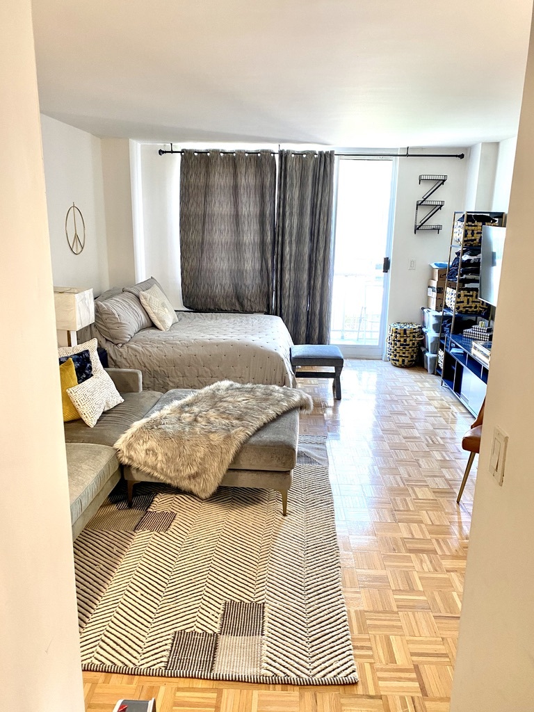 350 West 50th Street, Unit 4DD Manhattan, NY 10019 - Photo 3 of 14