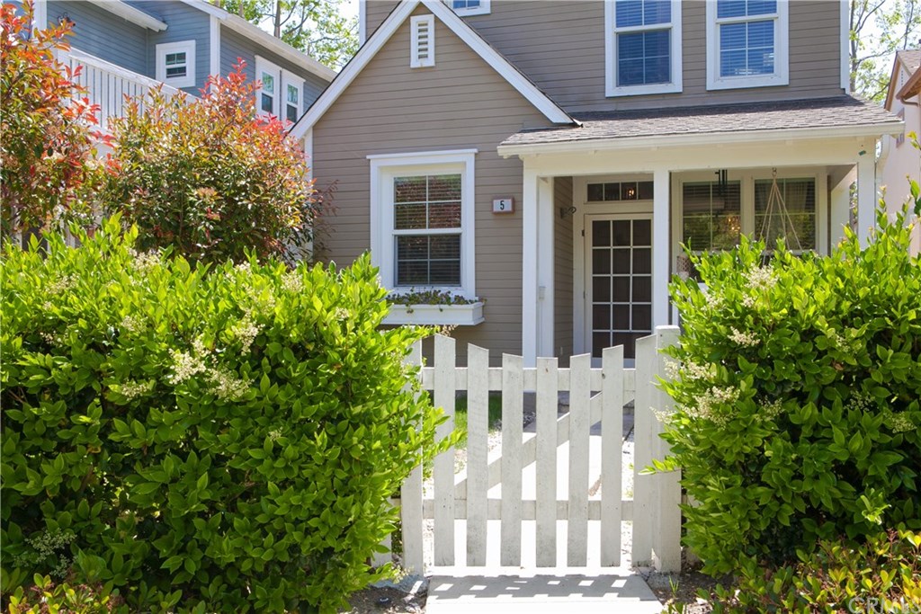 5 Wheatstone Farm Ladera Ranch, CA 92694 - Photo 4 of 32