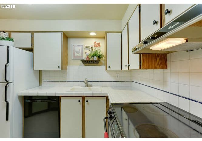 14828 Southwest 109th Avenue Tigard, OR 97224 - Photo 8 of 31
