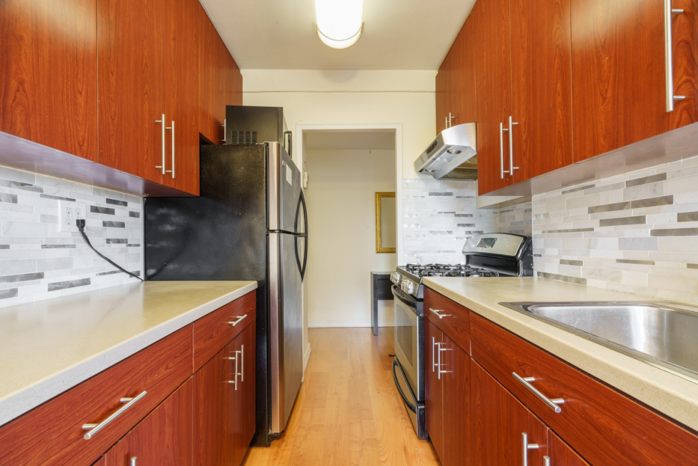 33-68 21st Street, Unit 8C Queens, NY 11106 - Photo 6 of 13