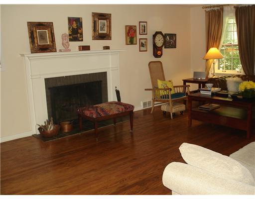 709 Fairview Road Fox Chapel, PA 15238 - Photo 2 of 9 Gallery Image 2