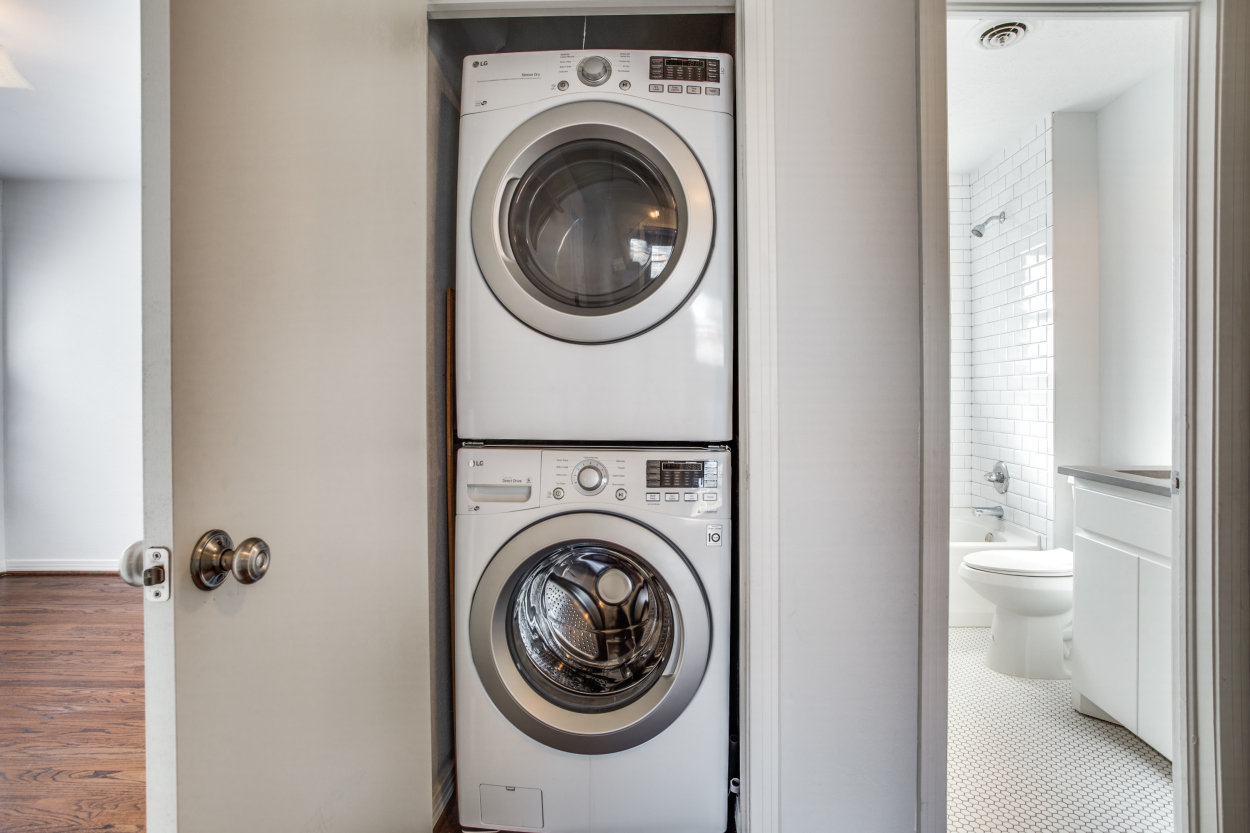 533 Hambrick Road Dallas, TX 75218 - Photo 7 of 8