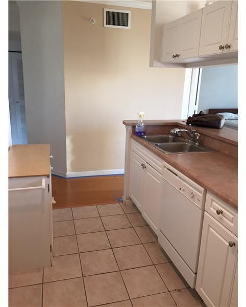17150 North Bay Road, Unit 2716 Sunny Isles Beach, FL 33160 - Photo 18 of 26