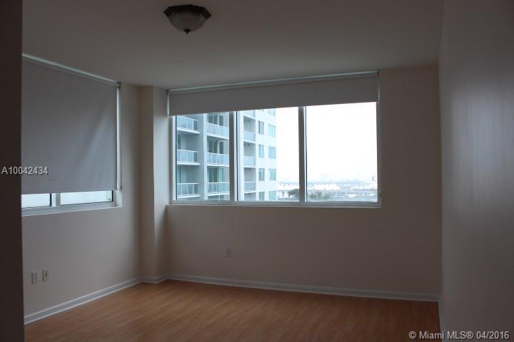 253 Northeast 2nd Street, Unit 1203 Miami, FL 33132 - Photo 12 of 23
