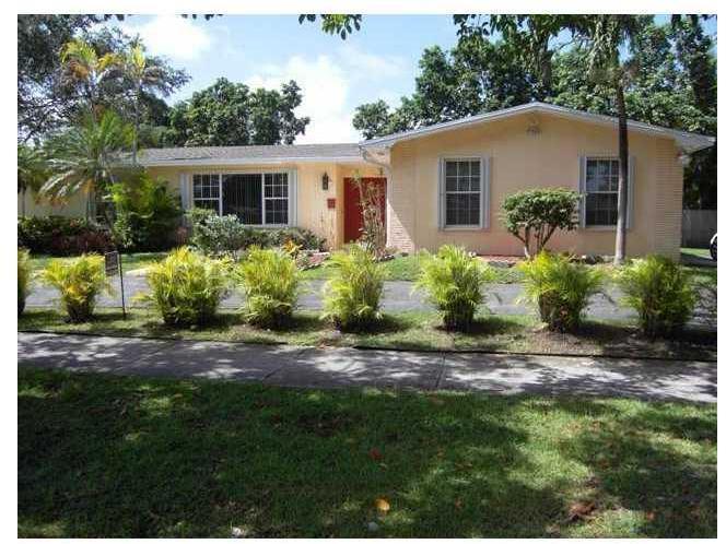 7985 Southwest 168th Street Palmetto Bay, FL 33157 - Photo 2 of 14