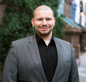 Headshot of Geoffrey Weiss