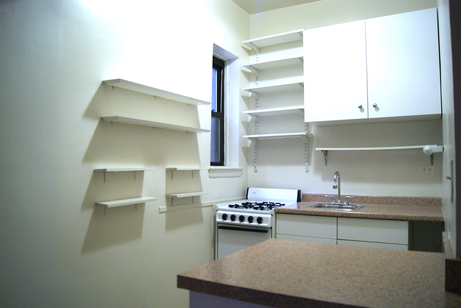 153 East 43rd Street, Unit 5A Manhattan, NY 10017 - Photo 4 of 5