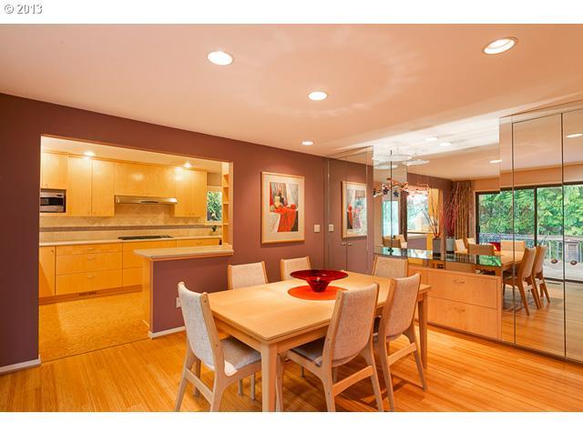 5827 Southwest Laber Road Portland, OR 97221 - Photo 4 of 16 Gallery Image 4