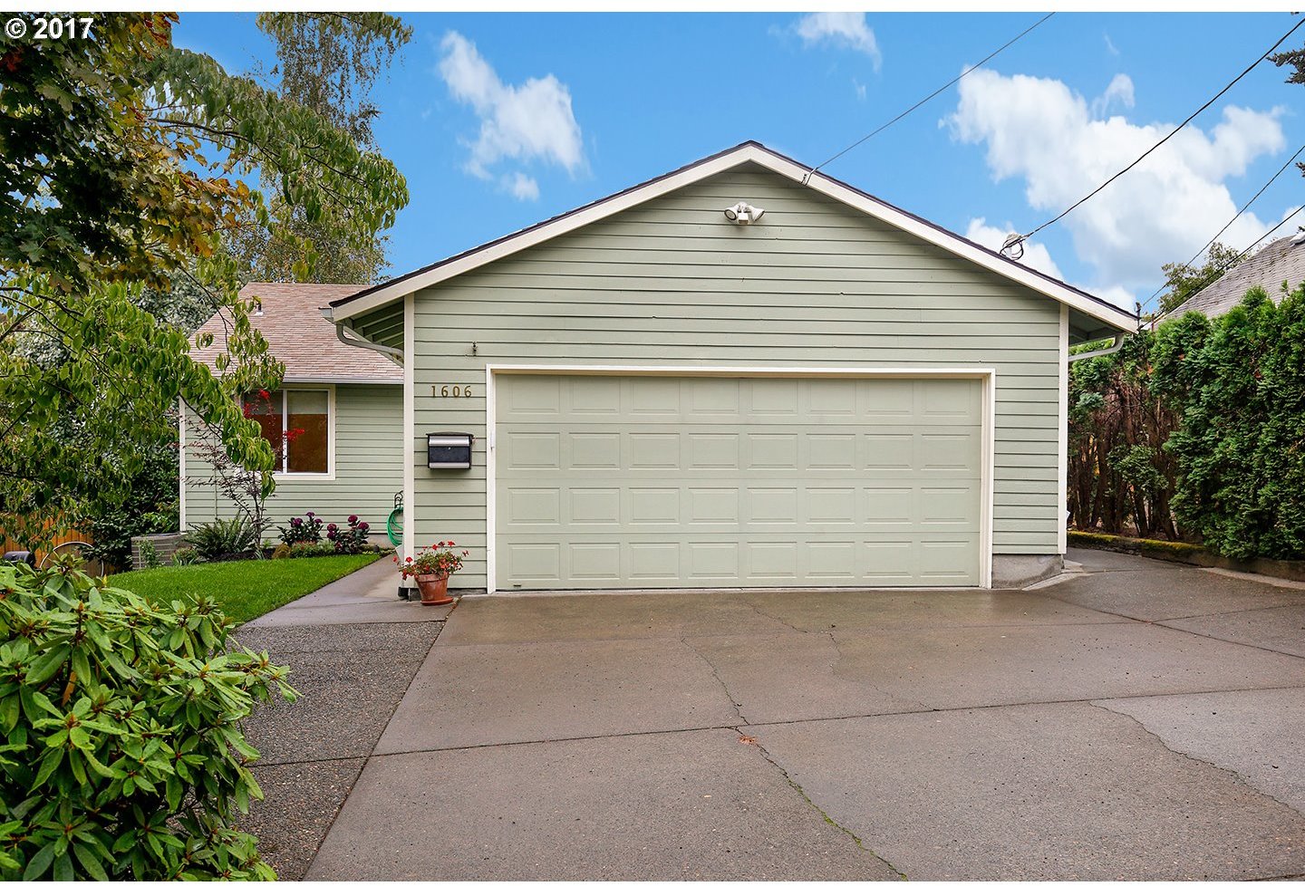 1606 Southwest Carson Street Portland, OR 97219 - Photo 1 of 32 Gallery Image 1