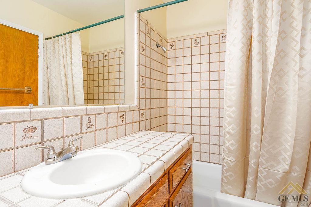 612 Dennison Lane Bakersfield, CA 93306 - Photo 23 of 40