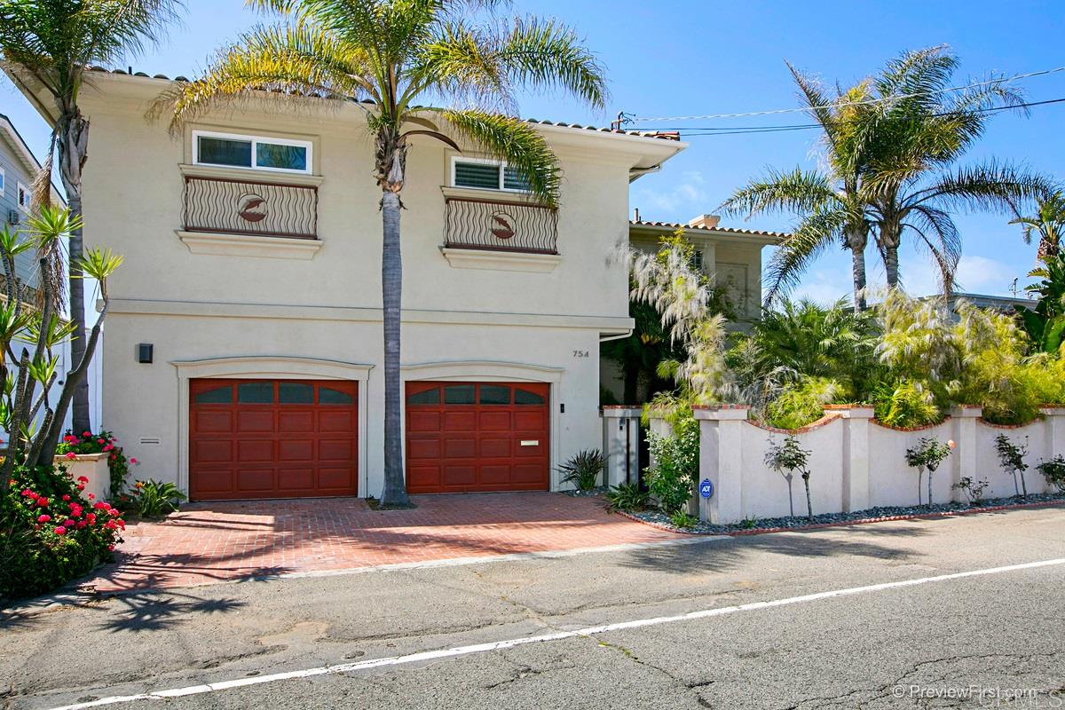 754 Neptune Avenue Encinitas, CA 92024 - Photo 2 of 25