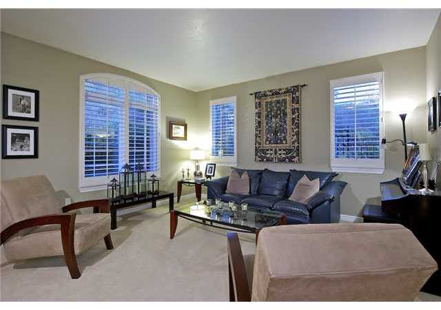 931 Candlelight Place, Unit B La Jolla, CA 92037 - Photo 4 of 25