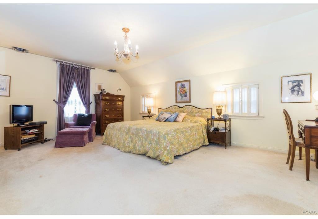 122 Berrian Road New Rochelle, NY 10804 - Photo 16 of 28
