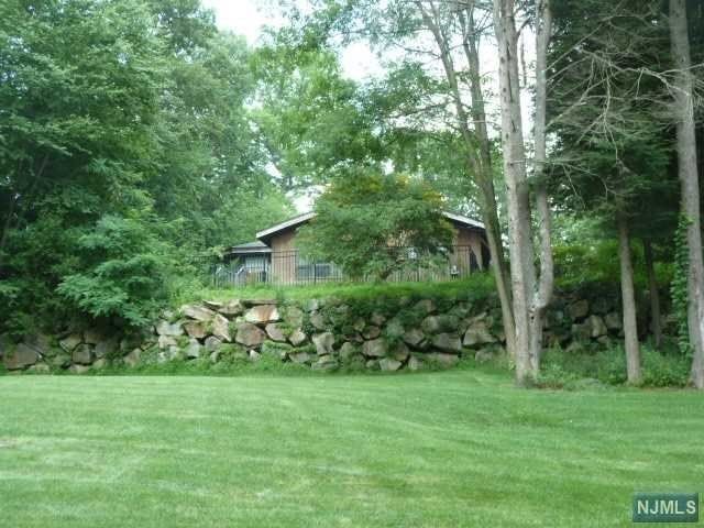 55 Wayside Road Hewitt, NJ 07421 - Photo 3 of 24