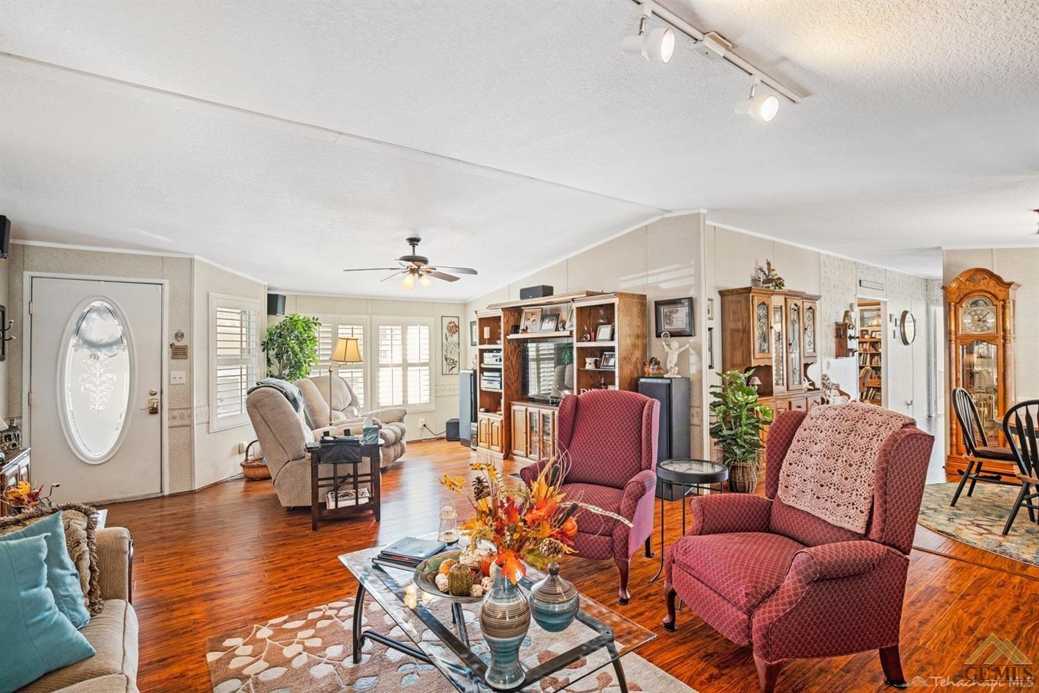 600 Dennison Road, Unit 122 Tehachapi, CA 93561 - Photo 3 of 28