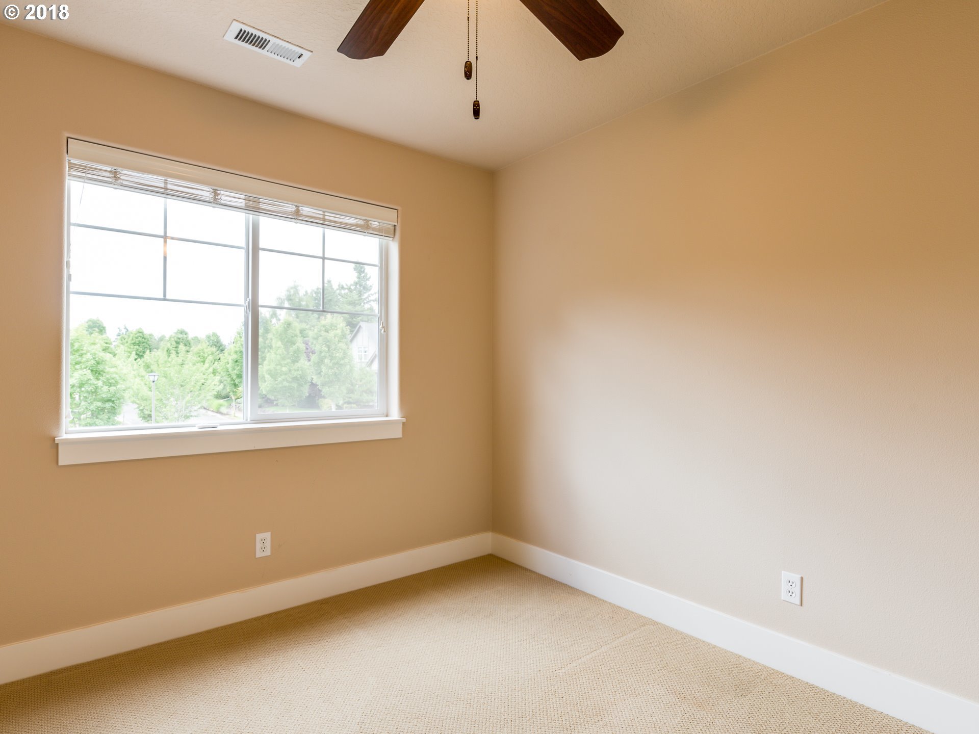 11184 Southwest Koller Street Tualatin, OR 97062 - Photo 15 of 29