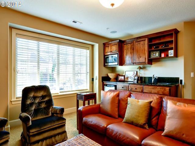 1615 Southwest Joshua Street Portland, OR 97219 - Photo 12 of 16 Gallery Image 12
