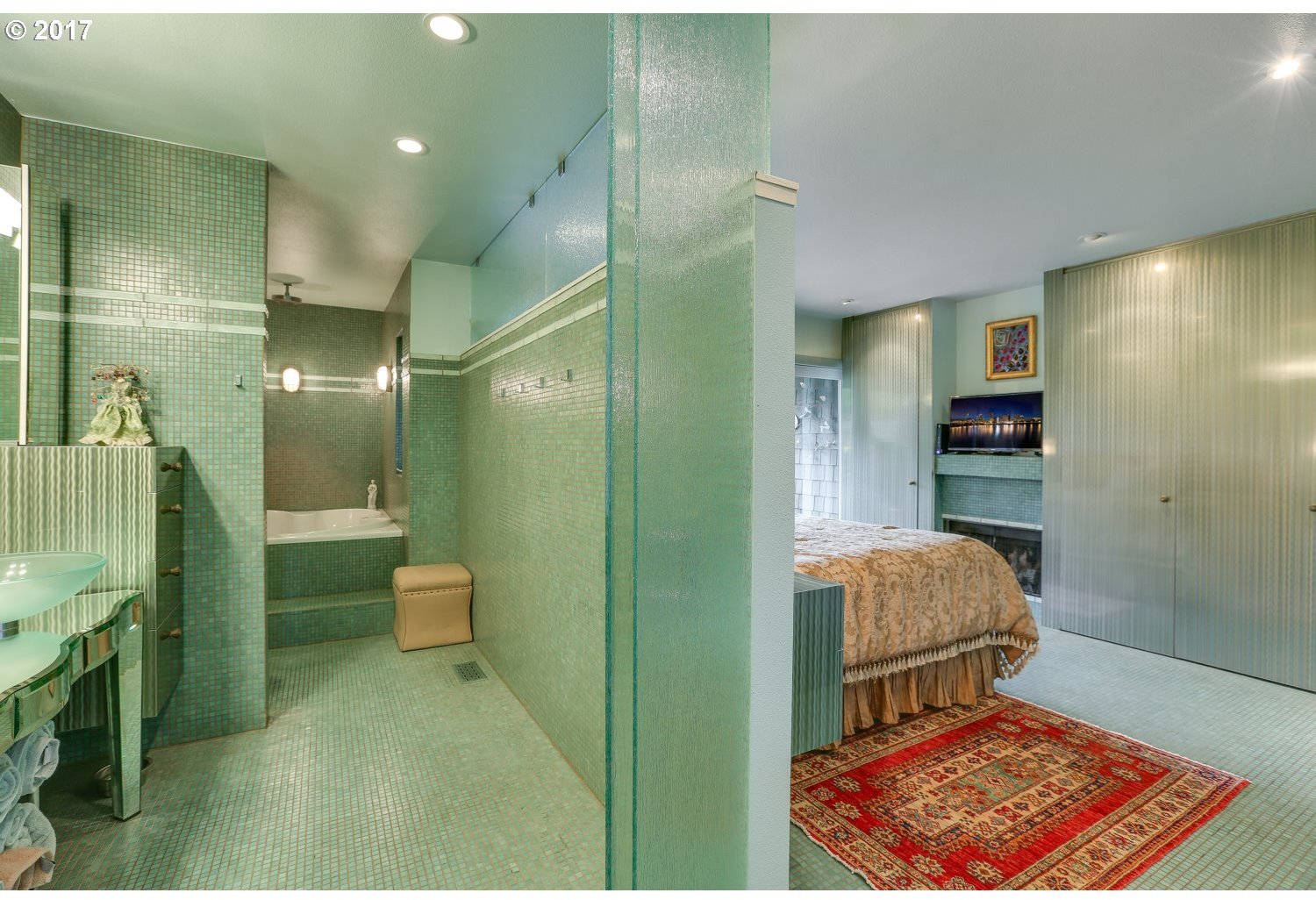 5810 Southwest Riverpoint Lane Portland, OR 97239 - Photo 16 of 32