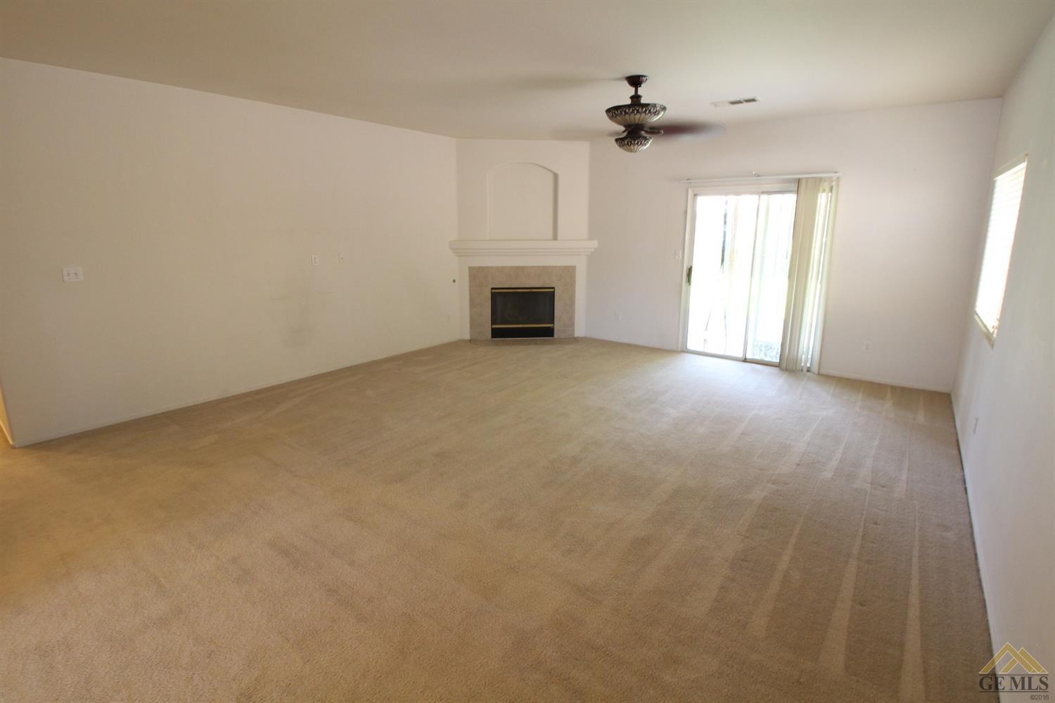 4021 Amherst Forest Road Bakersfield, CA 93313 - Photo 4 of 15 Gallery Image 4