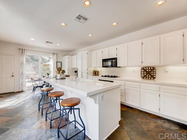 1487 Beechtree Road San Marcos, CA 92078 - Photo 7 of 25