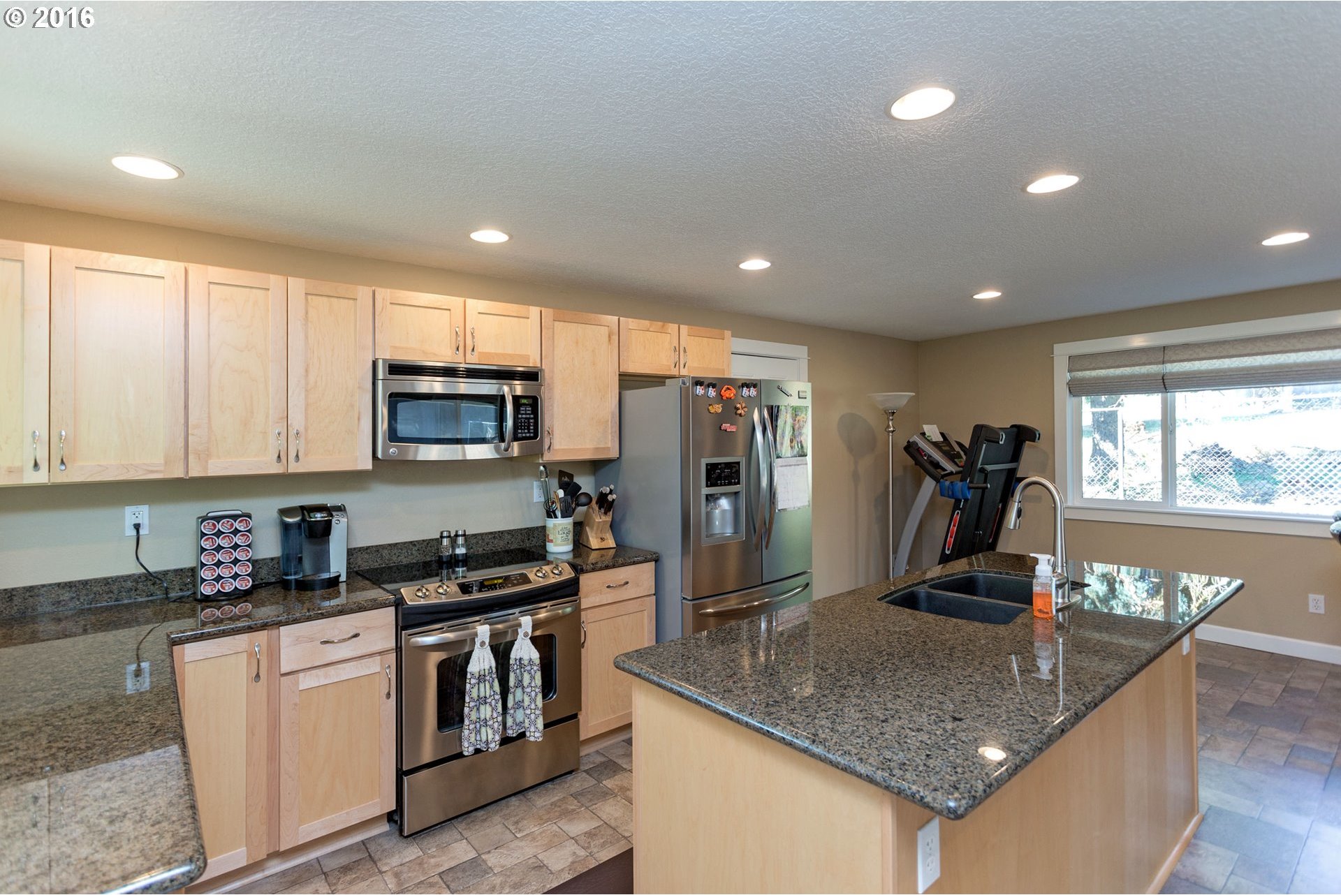 17255 Southwest Division Street Beaverton, OR 97007 - Photo 18 of 23 Gallery Image 18