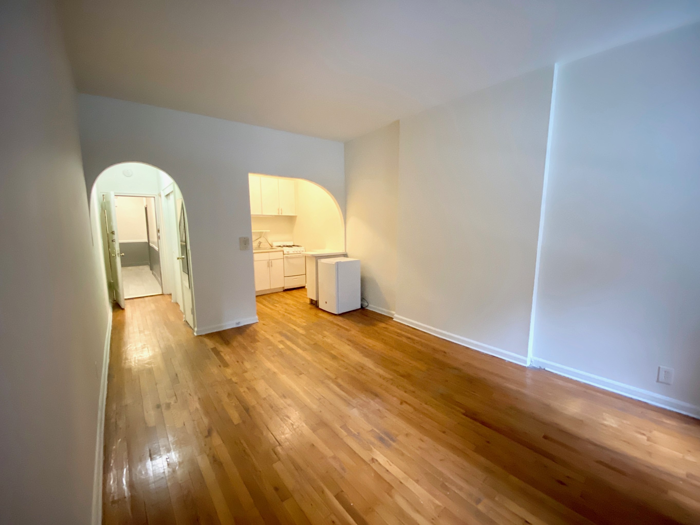 153 East 43rd Street, Unit 3B Manhattan, NY 10017 - Photo 3 of 7