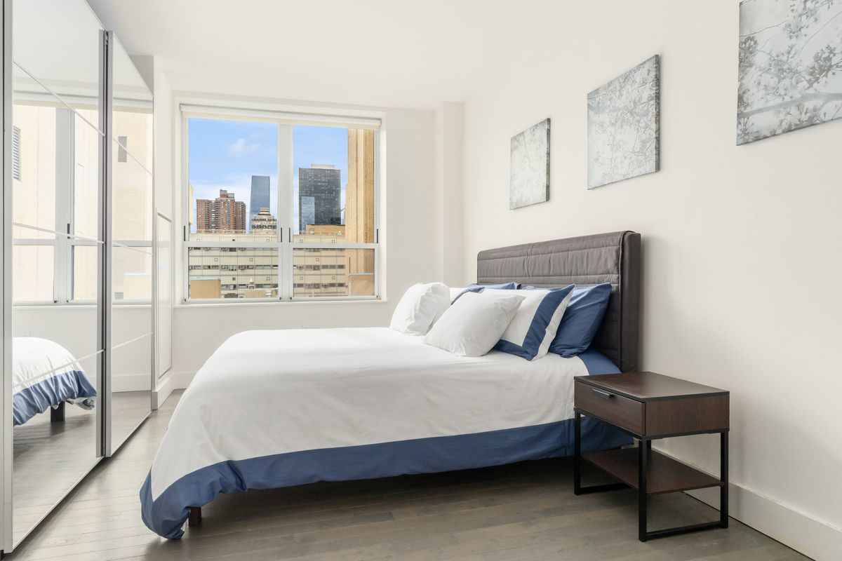 416 West 52nd Street, Unit 614 Manhattan, NY 10019 - Photo 5 of 8