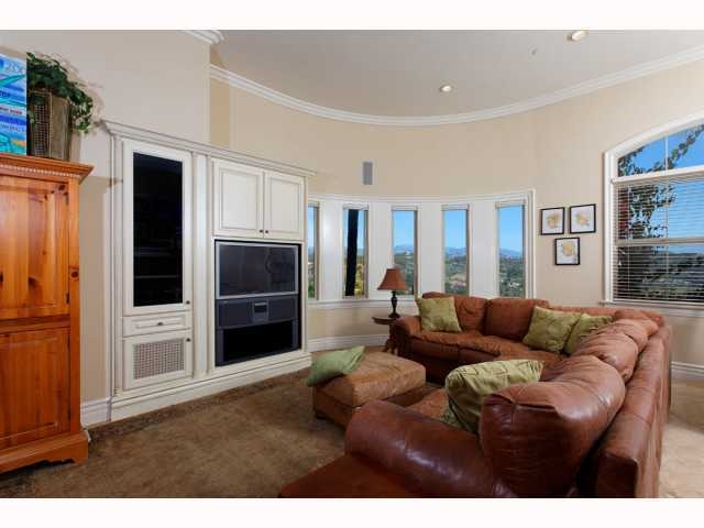 2717 Kingridge Drive Fallbrook, CA 92028 - Photo 5 of 20