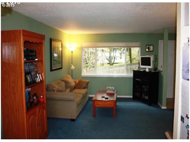 5427 Southwest Cameron Road Portland, OR 97221 - Photo 5 of 7 Gallery Image 5