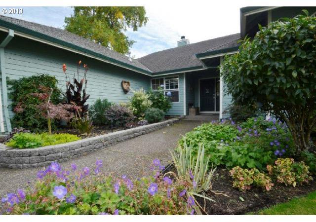 12170 Southwest 9th Street Beaverton, OR 97005 - Photo 2 of 16 Gallery Image 2