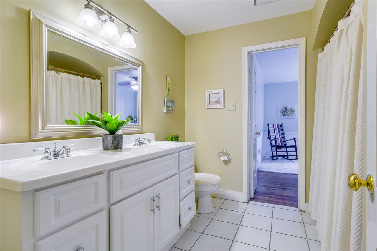 420 Colonial Road Memphis, TN 38117 - Photo 20 of 22