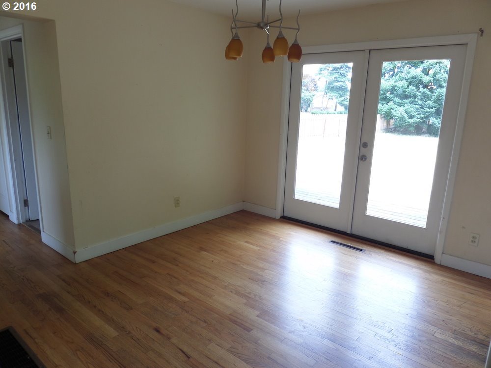 16211 Southeast Taggart Street Portland, OR 97236 - Photo 3 of 19