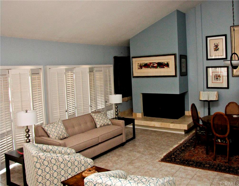 4015 North Virginia Road, Unit 11 Long Beach, CA 90807 - Photo 1 of 1 Gallery Image 1
