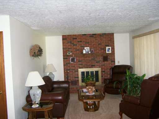 1635 Christy Road Hermitage, PA 16148 - Photo 3 of 8 Gallery Image 3