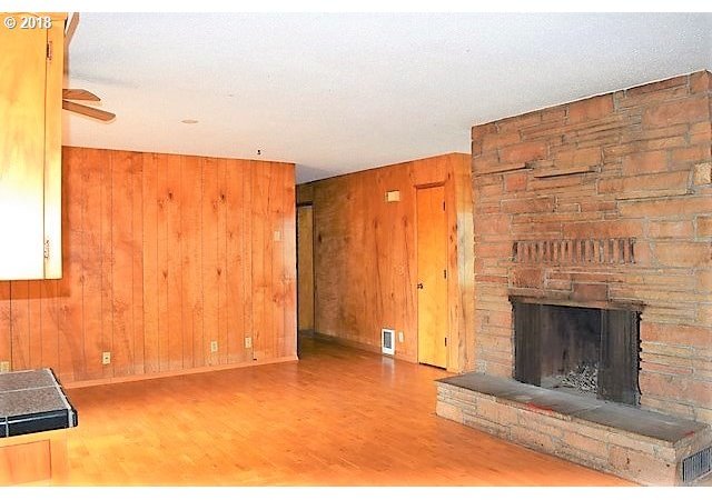 708 Crestview Drive Reedsport, OR 97467 - Photo 19 of 32