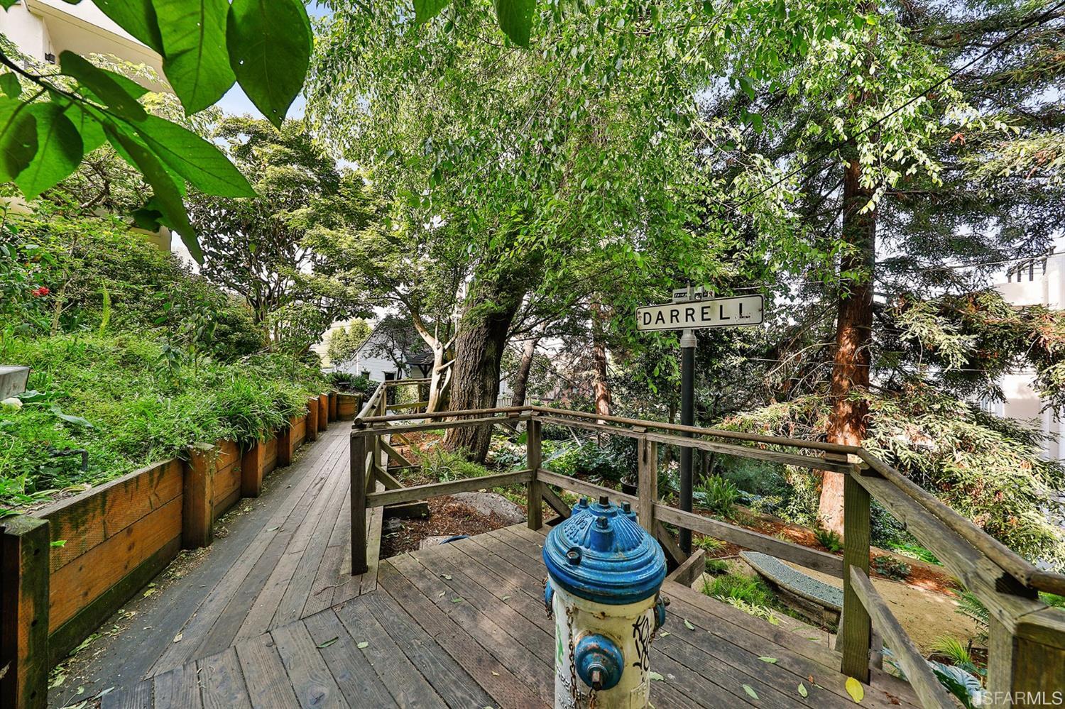 34 Darrell Place San Francisco, CA 94133 - Photo 2 of 21