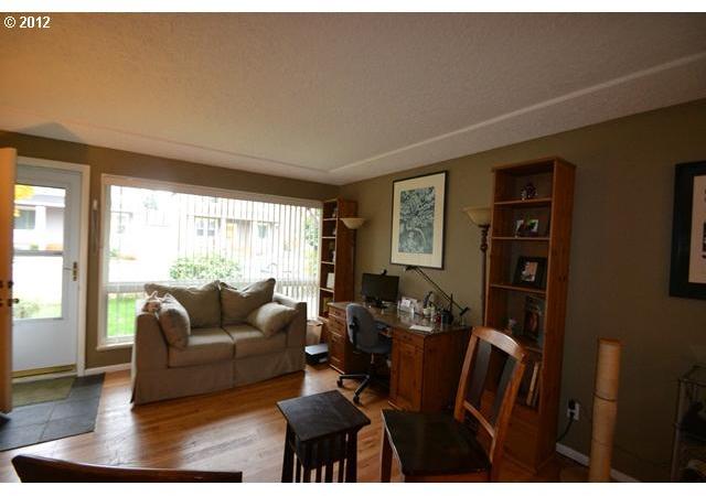 5025 Southeast Rural Street Portland, OR 97206 - Photo 9 of 13 Gallery Image 9