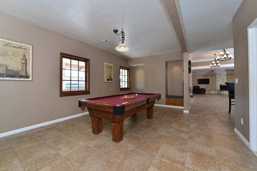 5989 Rancho Mission Road, Unit 105 San Diego, CA 92108 - Photo 18 of 23 Clubhouse also has a pool table!