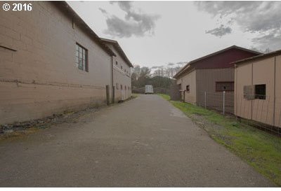 326 Tipton Road Roseburg, OR 97471 - Photo 17 of 25 Gallery Image 17