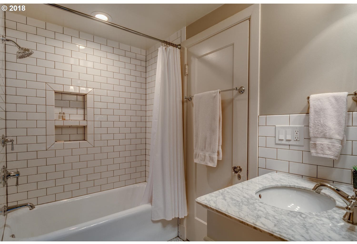 2855 Northwest Raleigh Street Portland, OR 97210 - Photo 12 of 32 Gallery Image 12