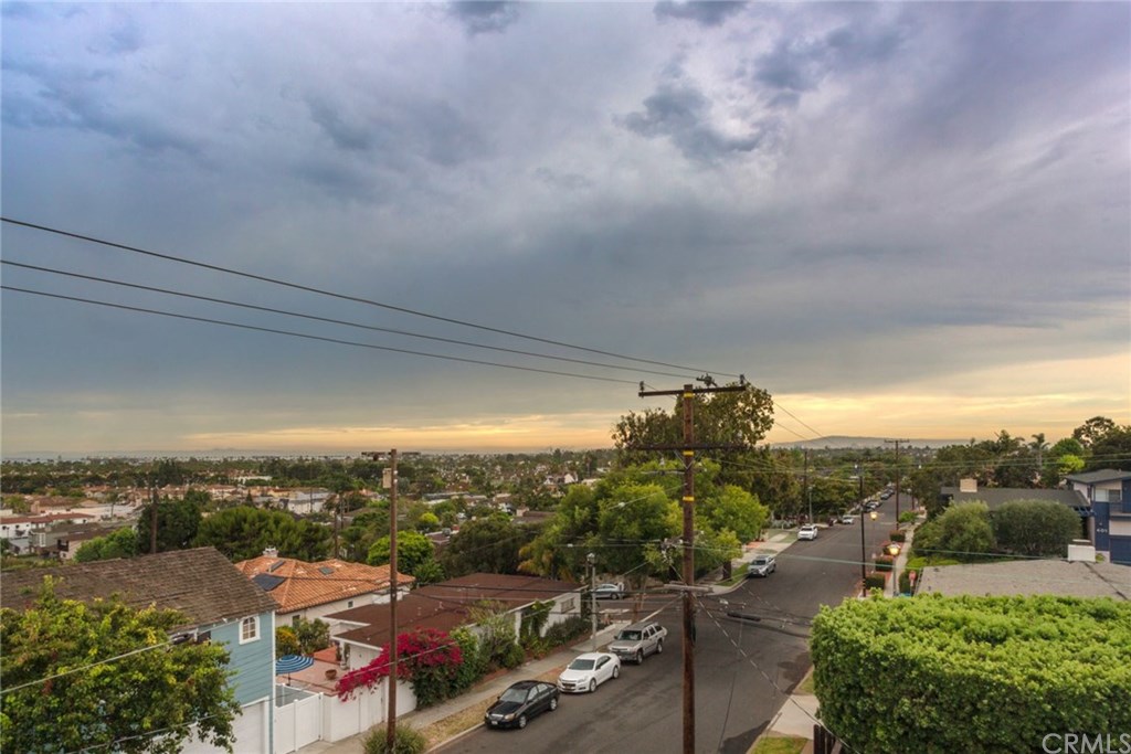 401 Manila Avenue Long Beach, CA 90814 - Photo 11 of 11 3rd Floor view with Catalina Island to the left in the distance.